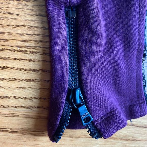 Alice + Olivia Dionne Purple Lace Dress - Size 0 - Picture 7 of 11